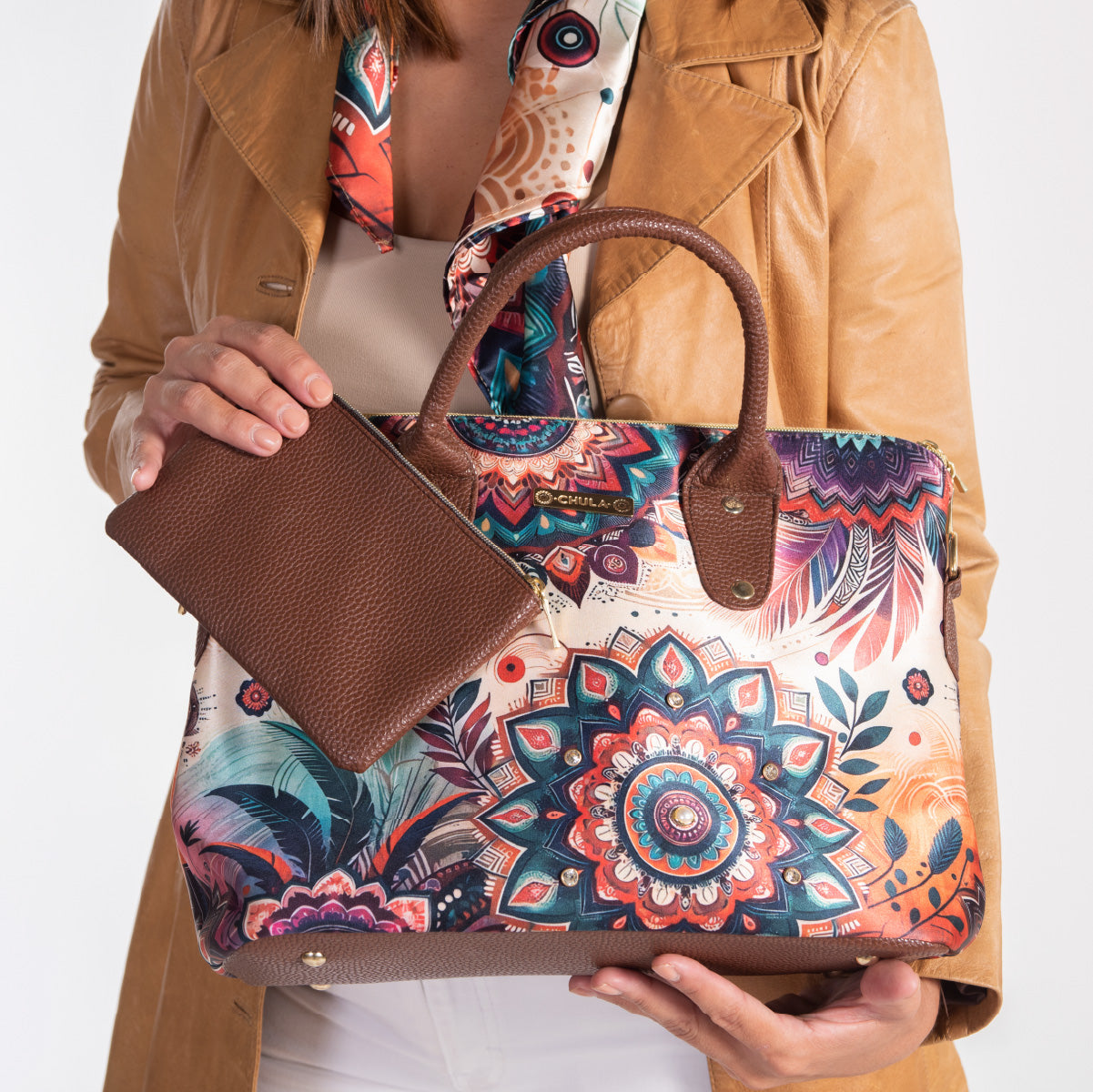 Mandala Aadi - Lucía