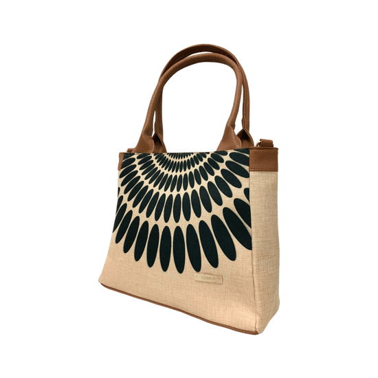 Pétalo Negro - Angie Chula Moda Latina